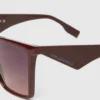 Gafas de sol geométricas y estilizadas