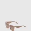 Gafas de sol geométricas y estilizadas