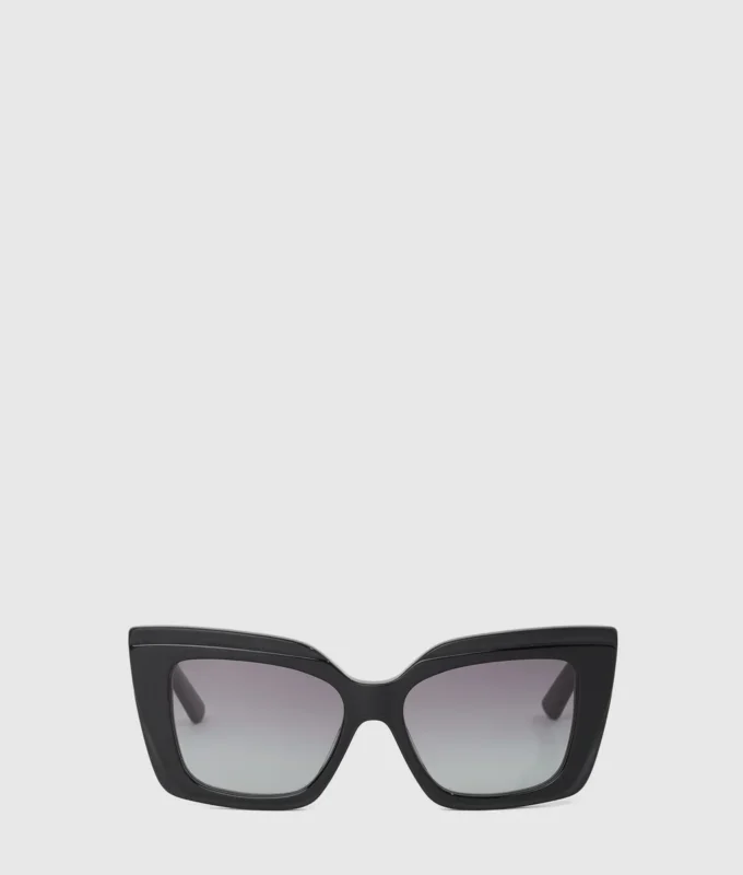Gafas de sol gruesas con logotipo
