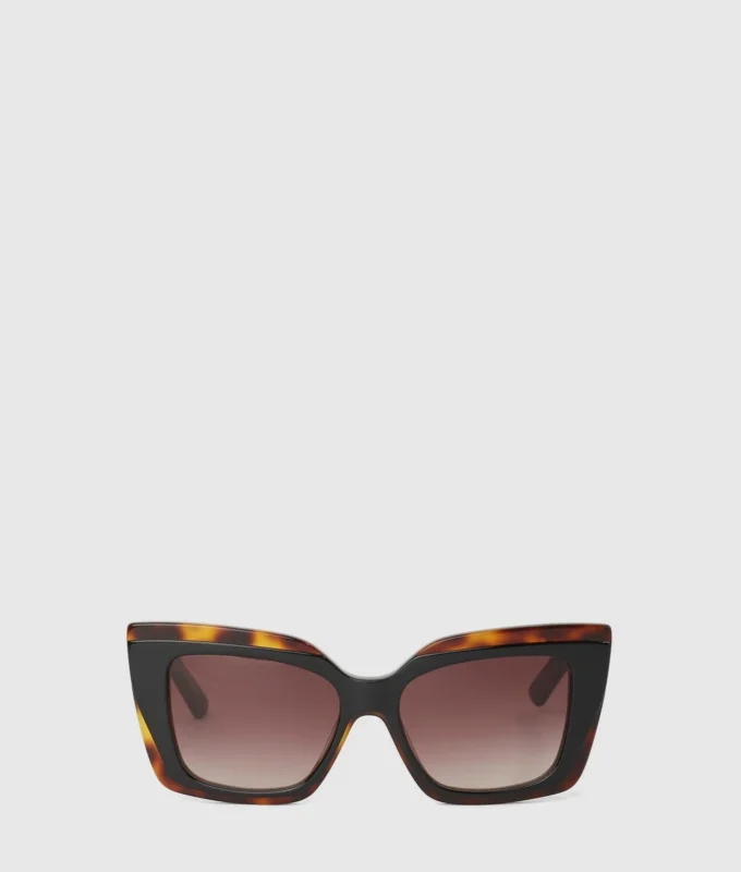 Gafas de sol gruesas con logotipo
