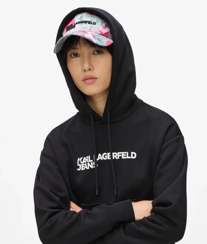 Gorra con estampado graffiti integral