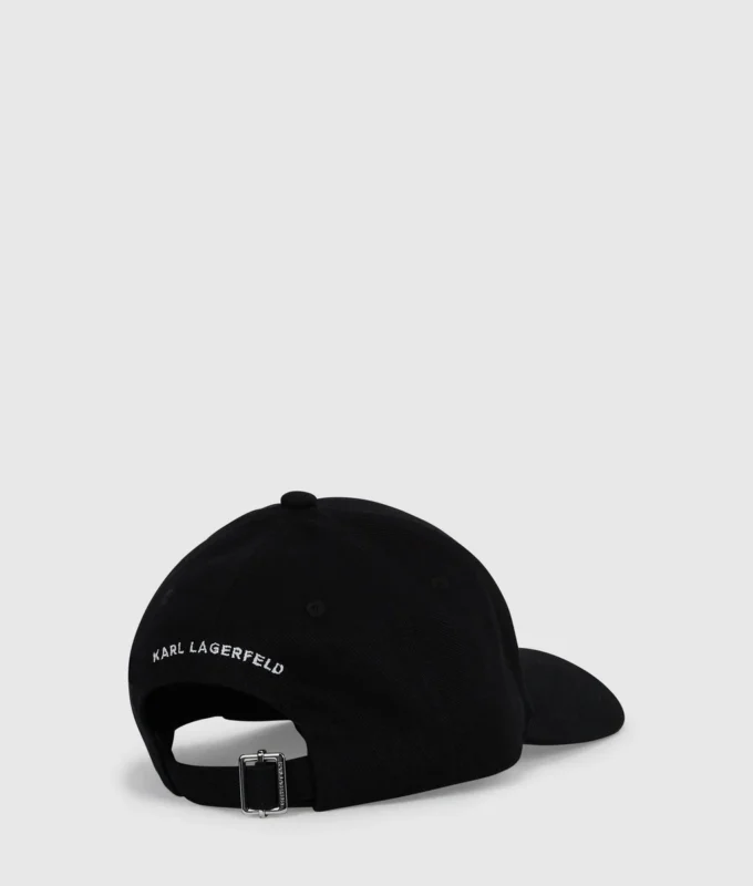 Gorra con logotipo bordado
