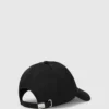 Gorra con logotipo en forma de caja