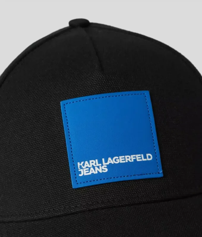 Gorra con parche con logotipo
