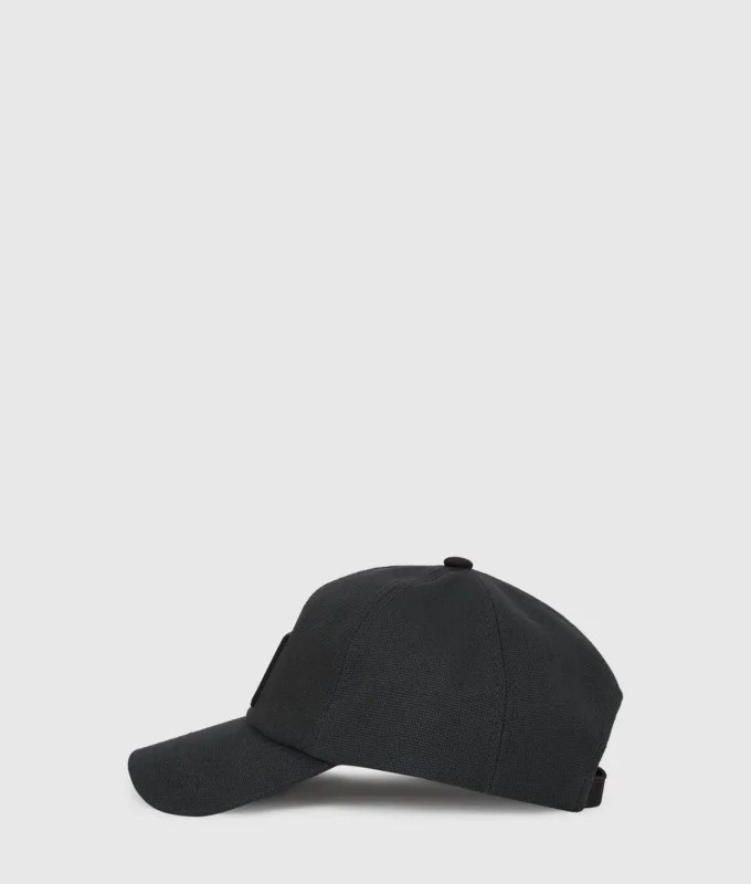 Gorra con parche con logotipo
