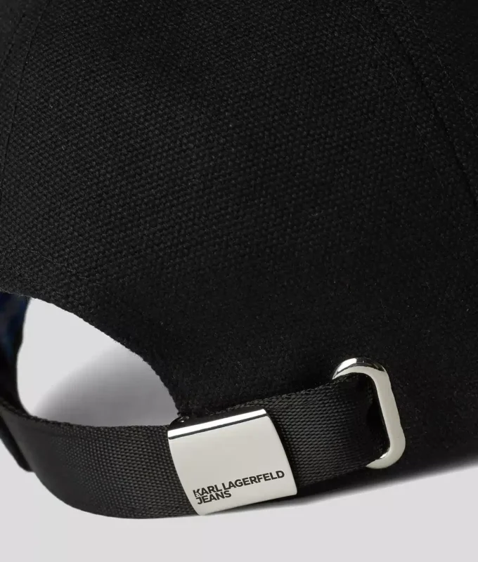 Gorra con parche con logotipo