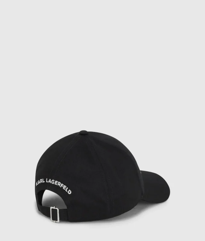GORRA CON TACHUELAS K/SIGNATURE