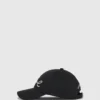 GORRA CON TACHUELAS K/SIGNATURE