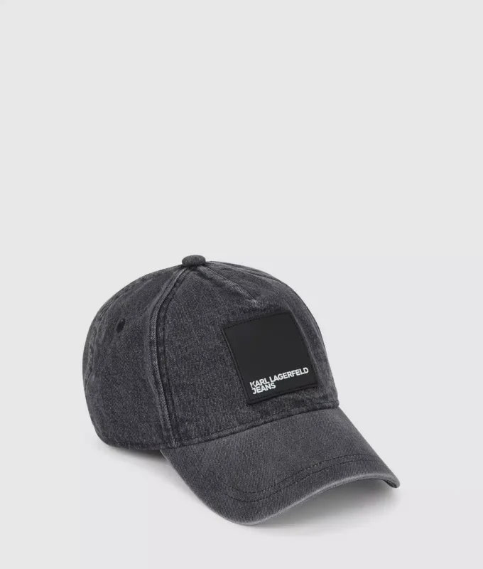 Gorra de denim con logotipo en forma de caja