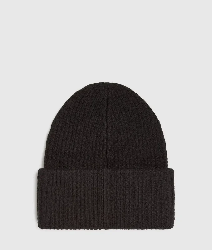 Gorro largo con parche con logotipo