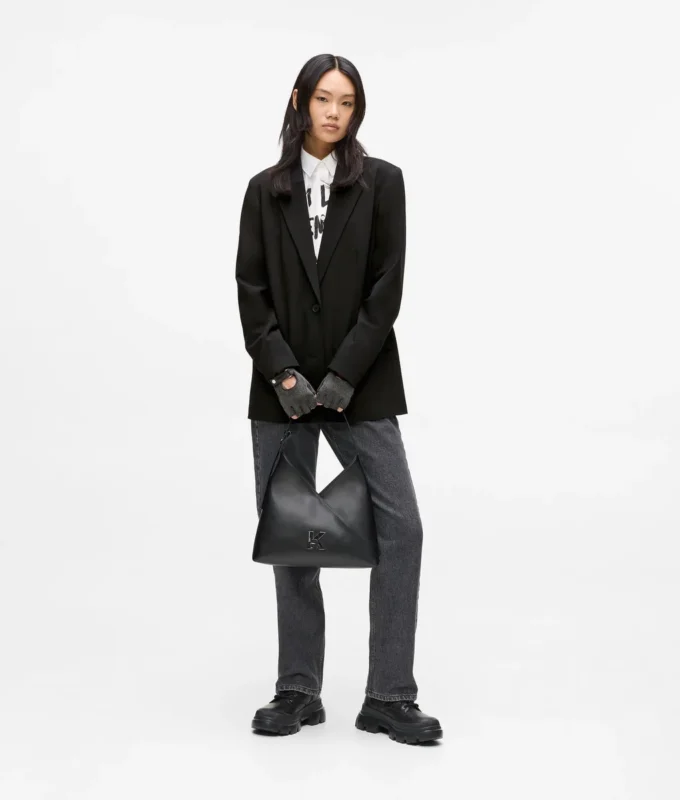 Blazer con cita de Karl