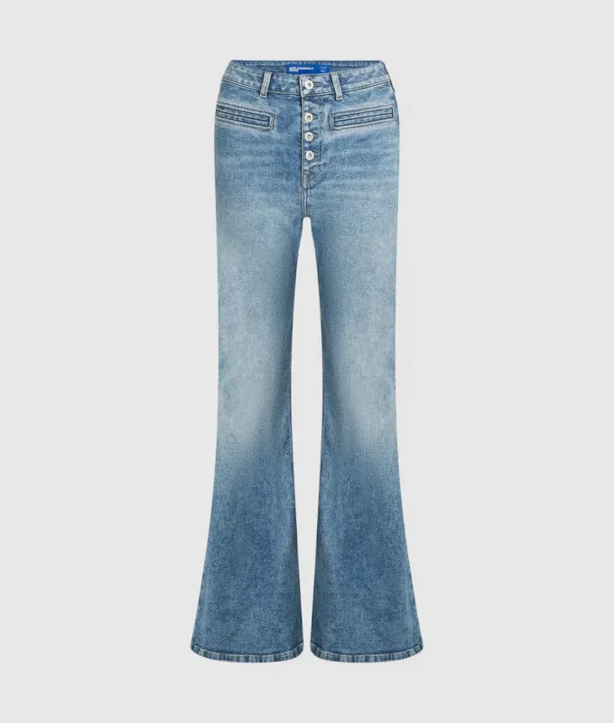 Jeans acampanados de talle alto