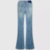 Jeans acampanados de talle alto
