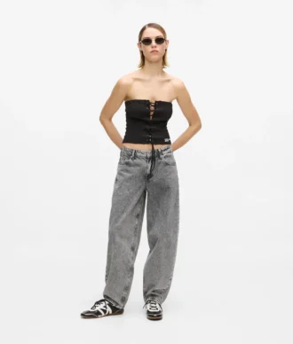 Jeans de tiro medio y pierna recta