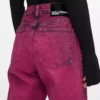 Jeans mom con efecto pintura en aerosol