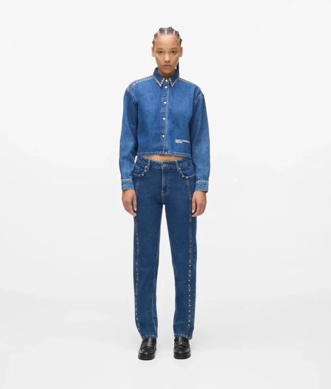 Jeans mom con tachuelas