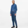 Jeans mom con tachuelas