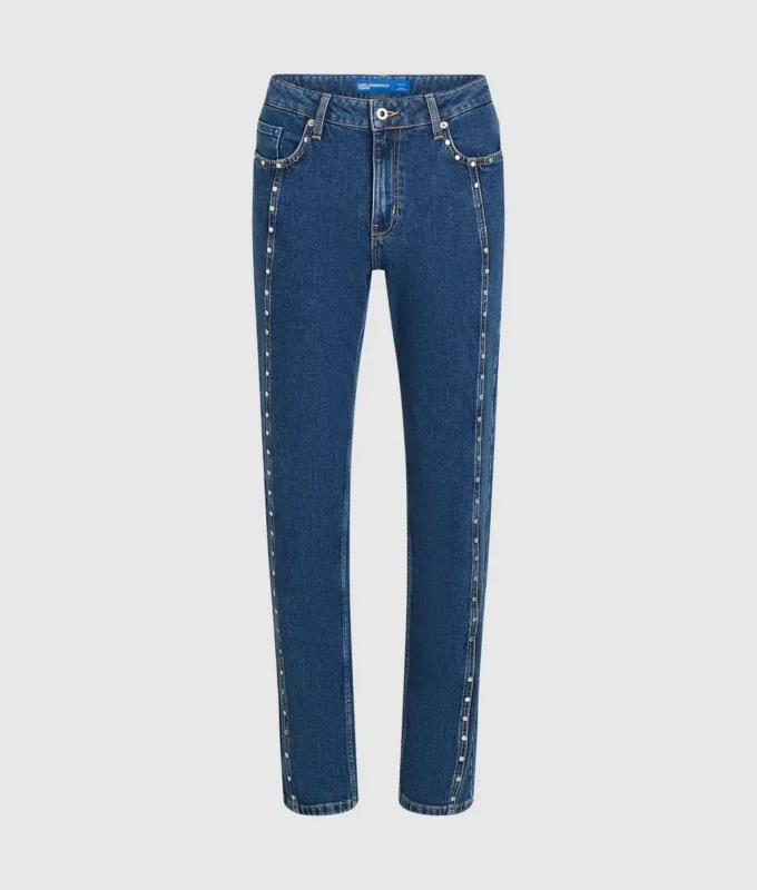 Jeans mom con tachuelas