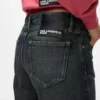 Jeans relajados de talle medio