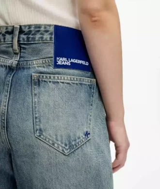 Jeans relajados de talle medio