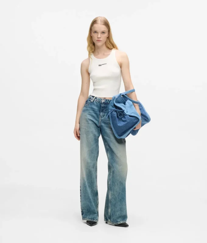 Jeans relajados de talle medio