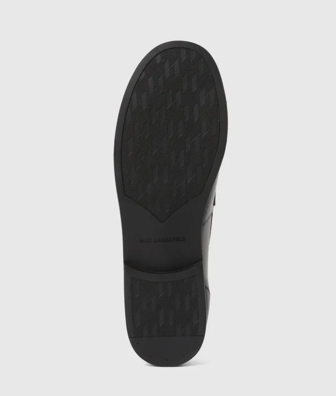 Mocasines con tachuelas Mia