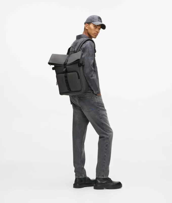 Mochila con cierre enrollable