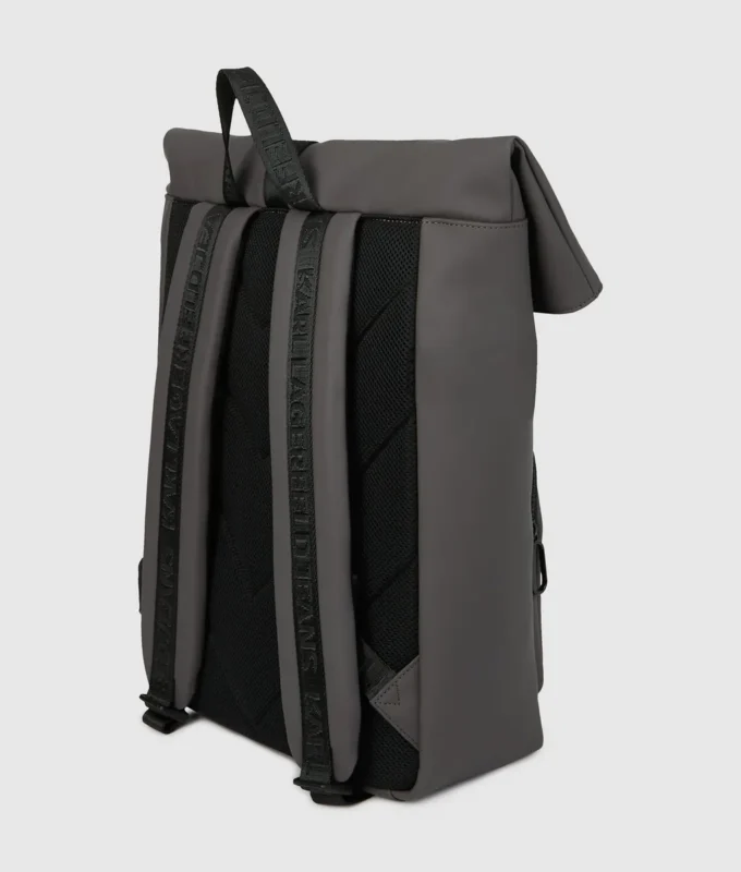 Mochila con cierre enrollable