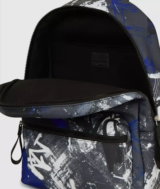Mochila con estampado de graffiti