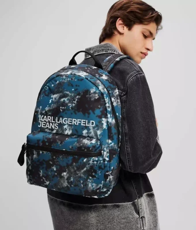 MOCHILA DE NYLON CON ESTAMPADO DIGITAL