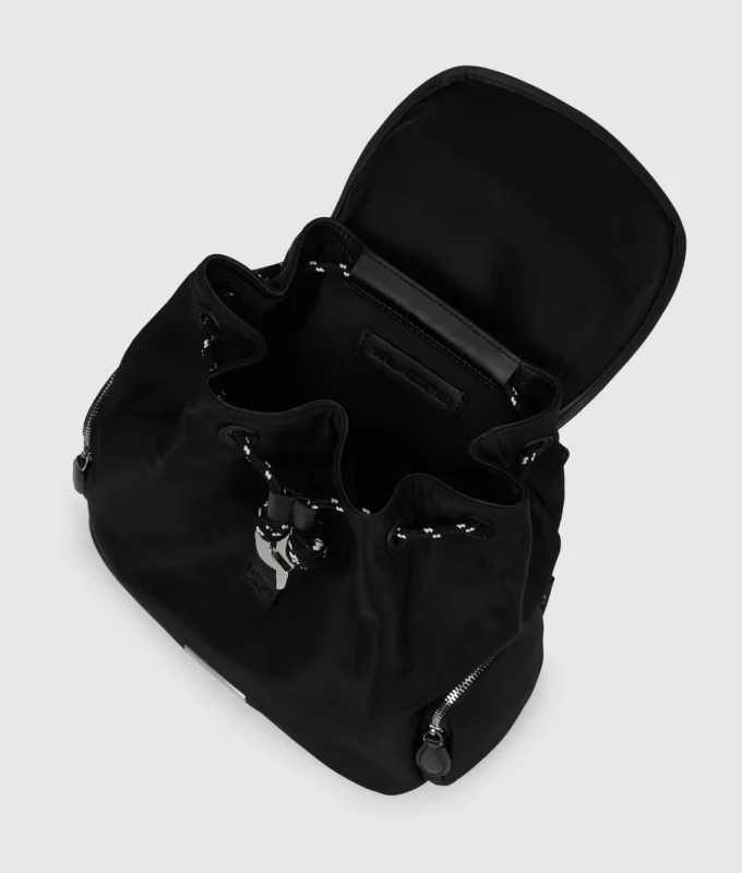 Mochila pequeña con solapa de nylon Ikon
