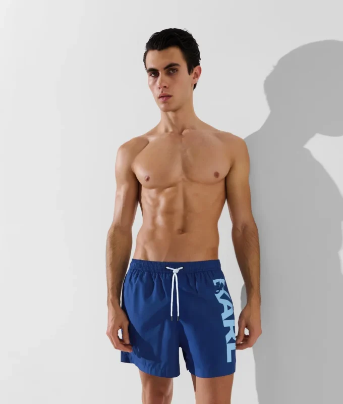 PANTALÓN CORTO CON LOGOTIPO