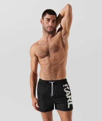 PANTALÓN CORTO CON LOGOTIPO