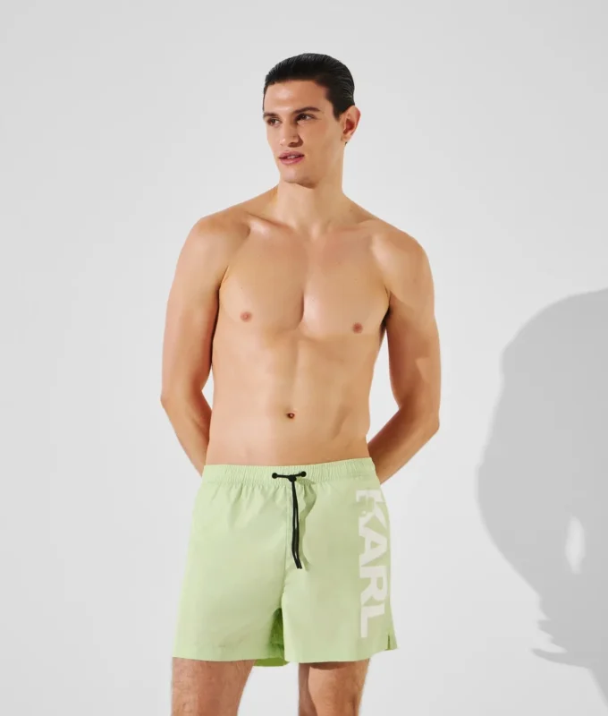 PANTALÓN CORTO CON LOGOTIPO