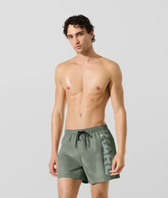 PANTALÓN CORTO CON LOGOTIPO