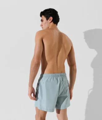 PANTALÓN CORTO CON LOGOTIPO
