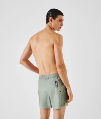 PANTALÓN CORTO CON LOGOTIPO