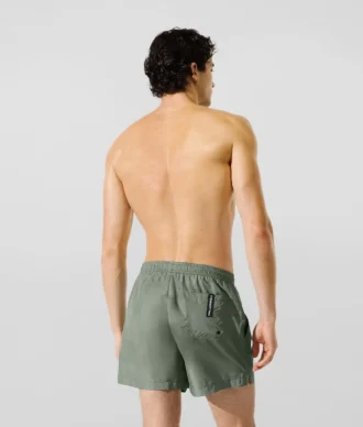 PANTALÓN CORTO CON LOGOTIPO