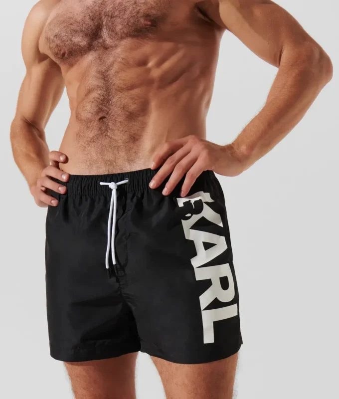PANTALÓN CORTO CON LOGOTIPO