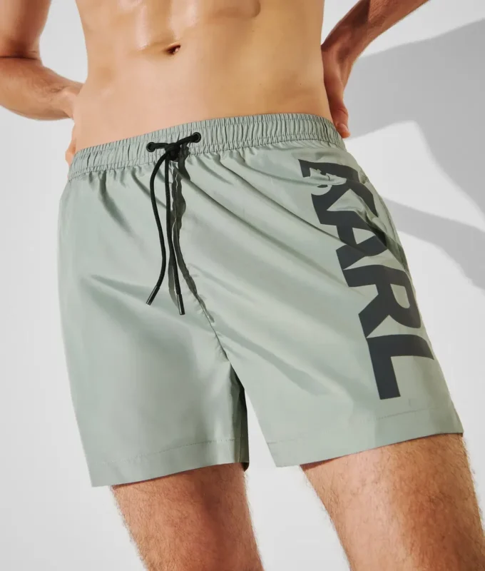 PANTALÓN CORTO CON LOGOTIPO