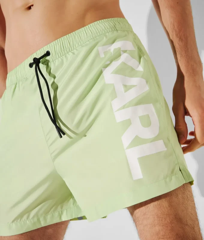 PANTALÓN CORTO CON LOGOTIPO