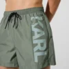 PANTALÓN CORTO CON LOGOTIPO