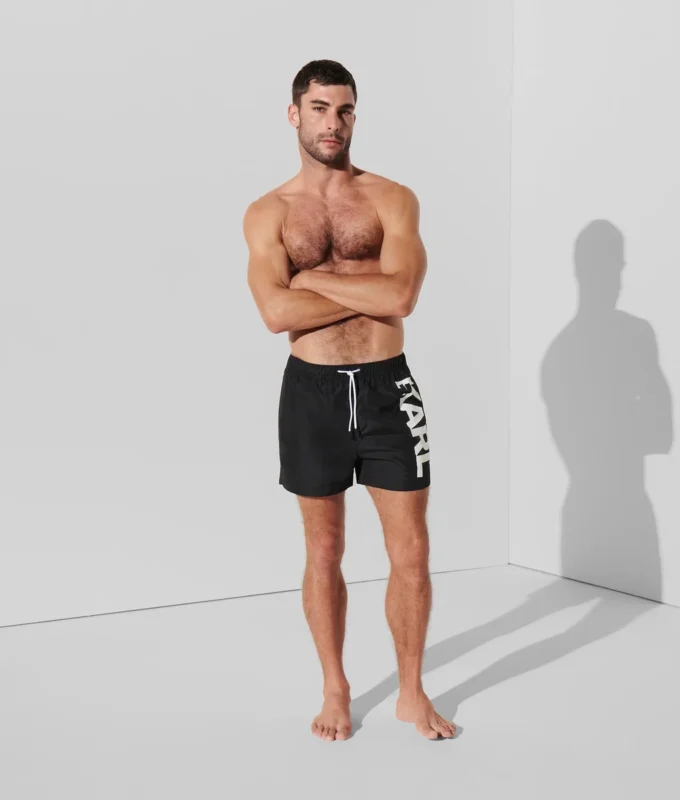 PANTALÓN CORTO CON LOGOTIPO