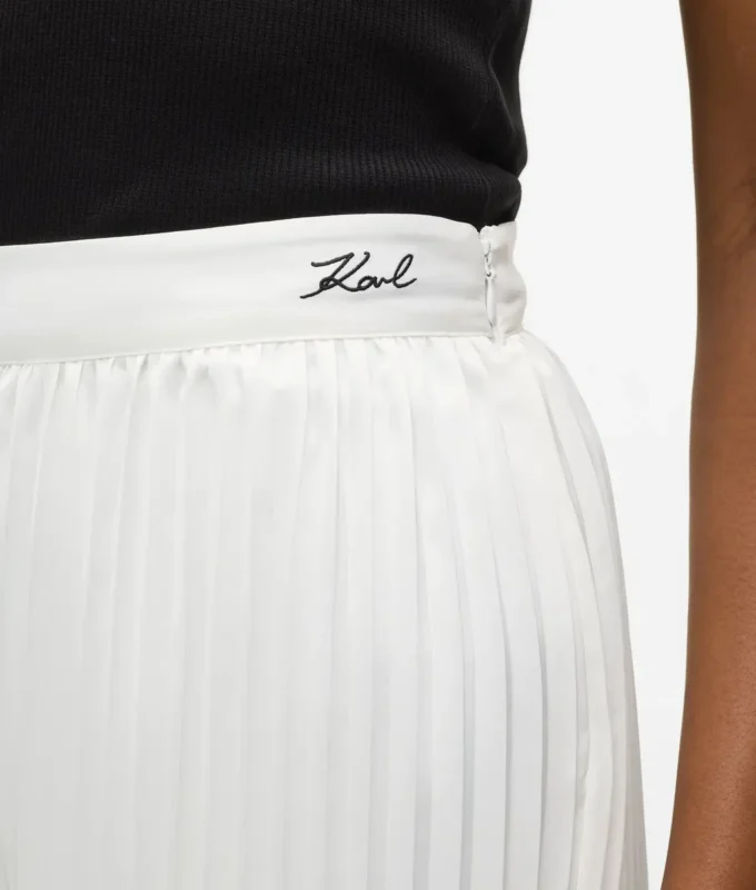 Pantalones anchos plisados
