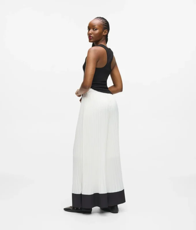 Pantalones anchos plisados