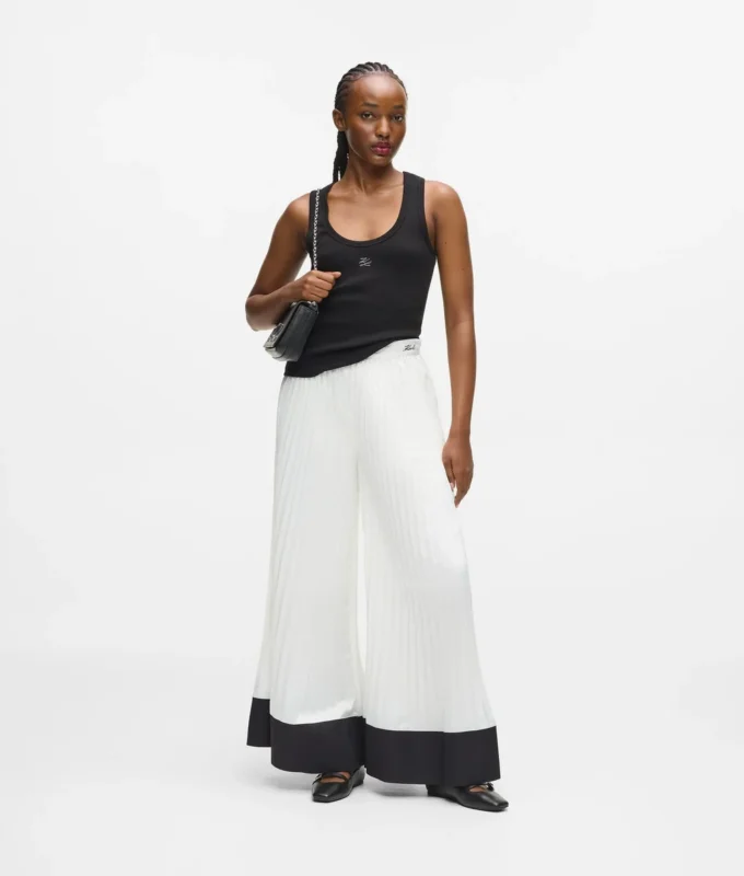 Pantalones anchos plisados