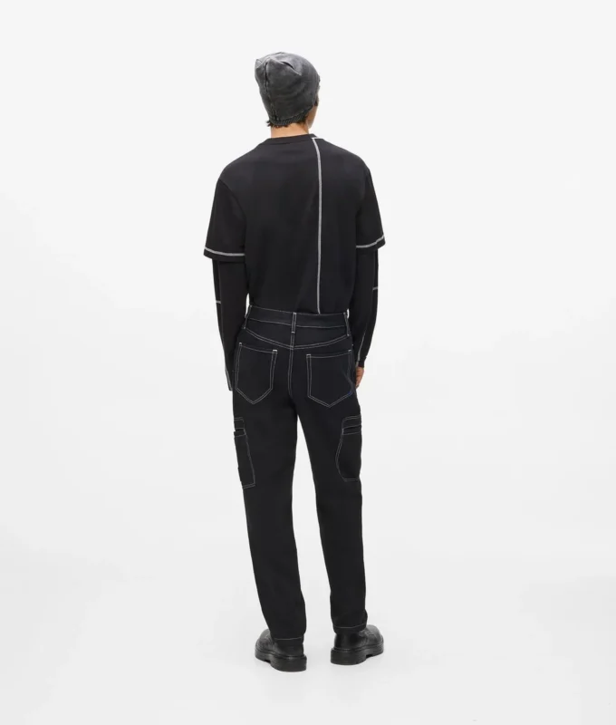 Pantalones cargo con costuras en contraste