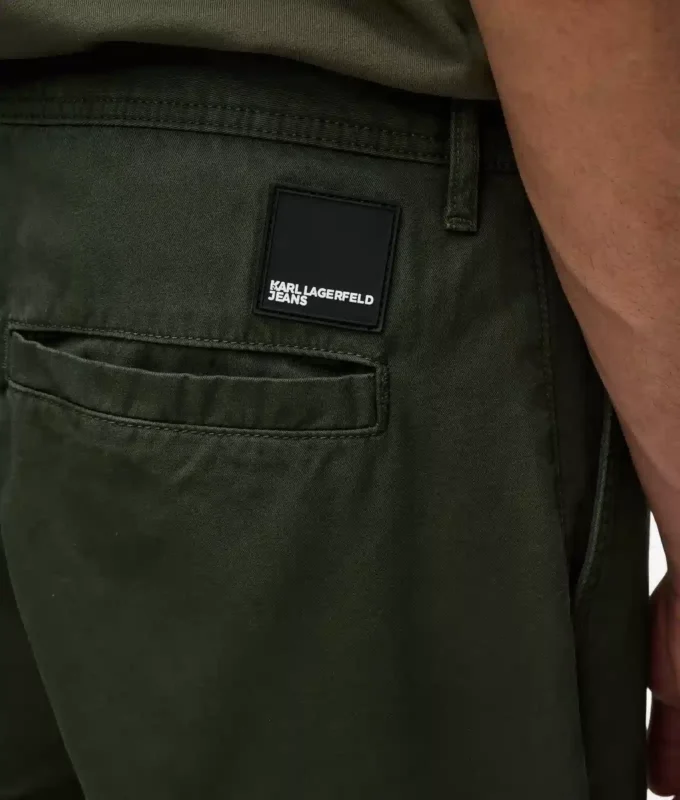 Pantalones chinos holgados