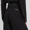 PANTALONES CON COSTURAS EN CONTRASTE