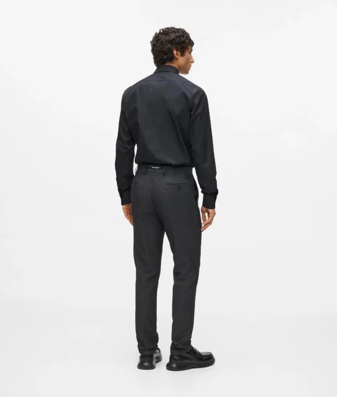Pantalones con detalles de satén